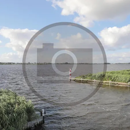 Aqualiving Kempers Úszó hotel Aalsmeer